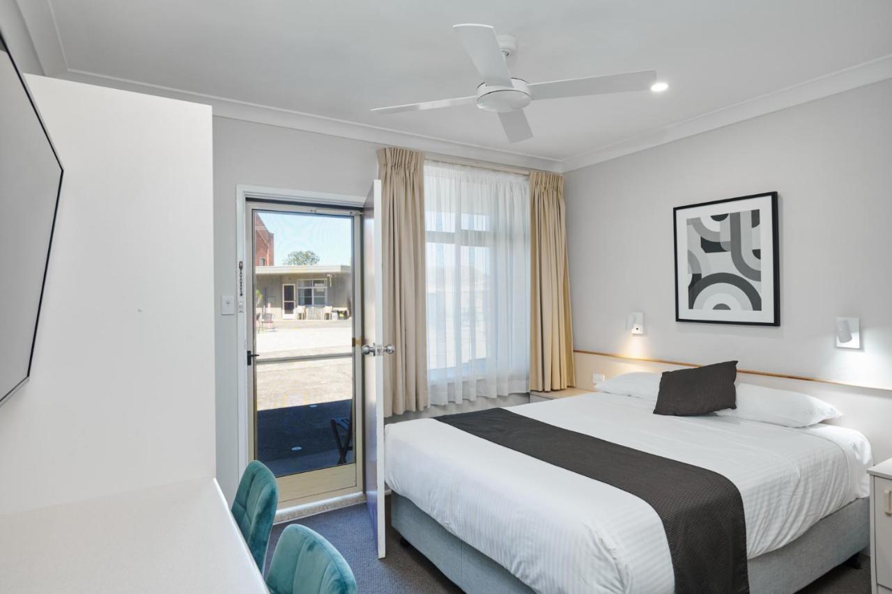 Wingham Motel Экстерьер фото
