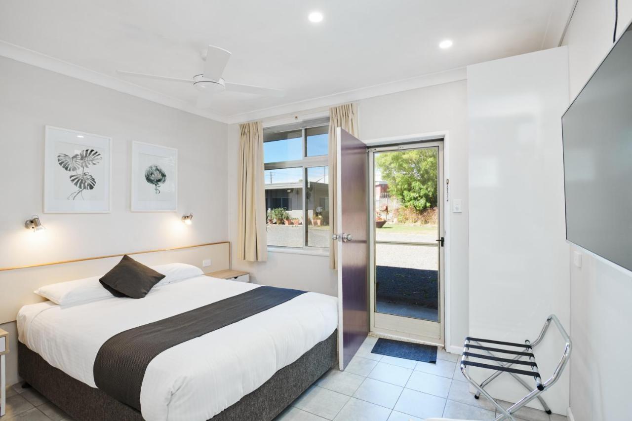 Wingham Motel Экстерьер фото